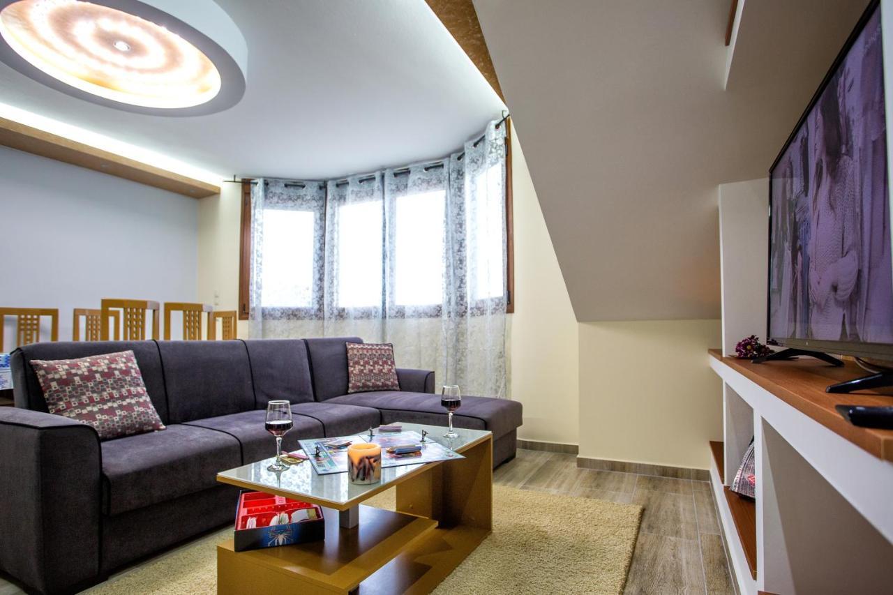 Apartamento Peramos Rent House Néa Péramos Exterior foto